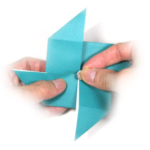 10th picture of traditional origami pinwheel