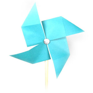 13th picture of traditional origami pinwheel