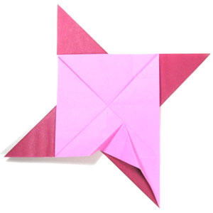 3rd picture of counterclockwisely rotating origami ninja star